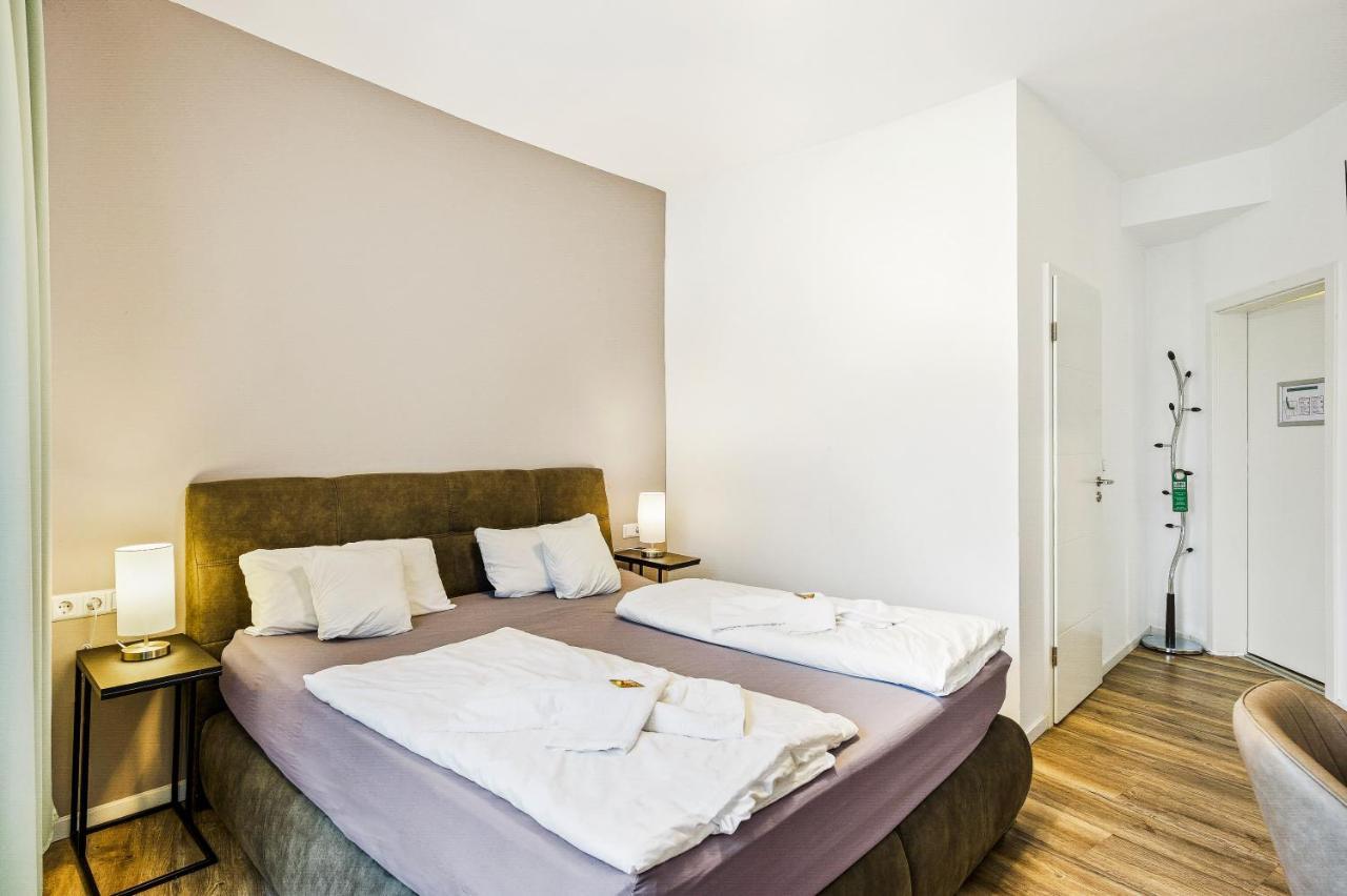 Hotel Phoenix Berghausen  Buitenkant foto