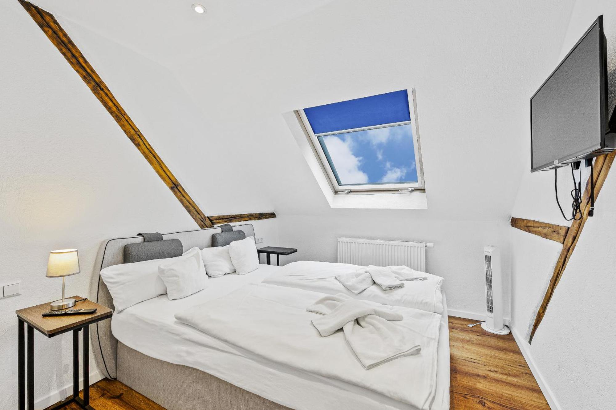 Hotel Phoenix Berghausen  Buitenkant foto